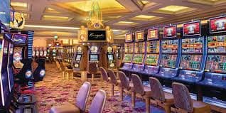 yoma77 ဘင်ဂို Online Live Room တွင် Ball Drawing ဖြစ်ပြီး ကစားသမားများ Bingo ကြွေးကြော်နေသောပုံ